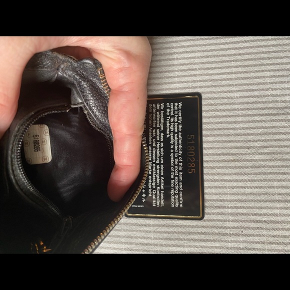 SOLD Authentic Chanel Makeup pouch - black leather - Picture 6 of 8